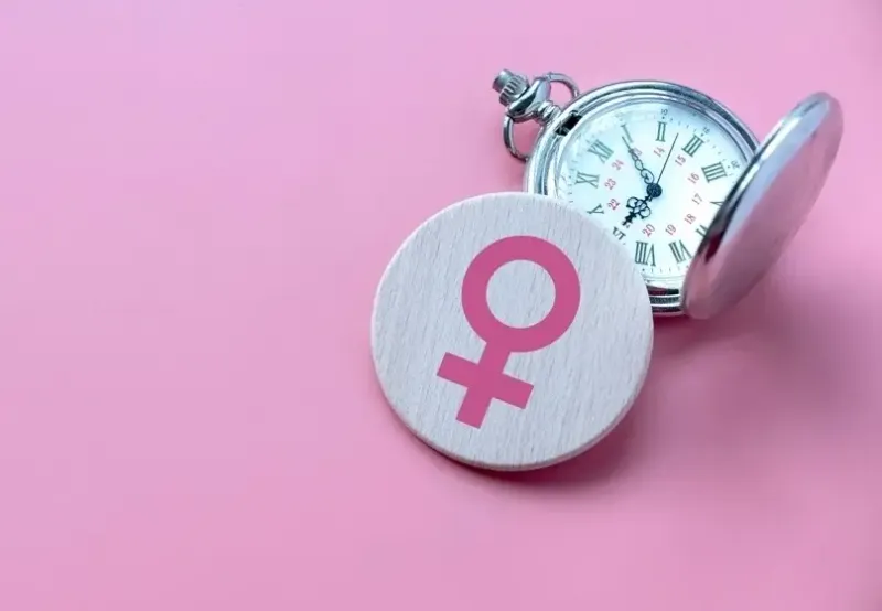 Perdre du poids naturellement pendant la Ménopause : Le Guide Ultime